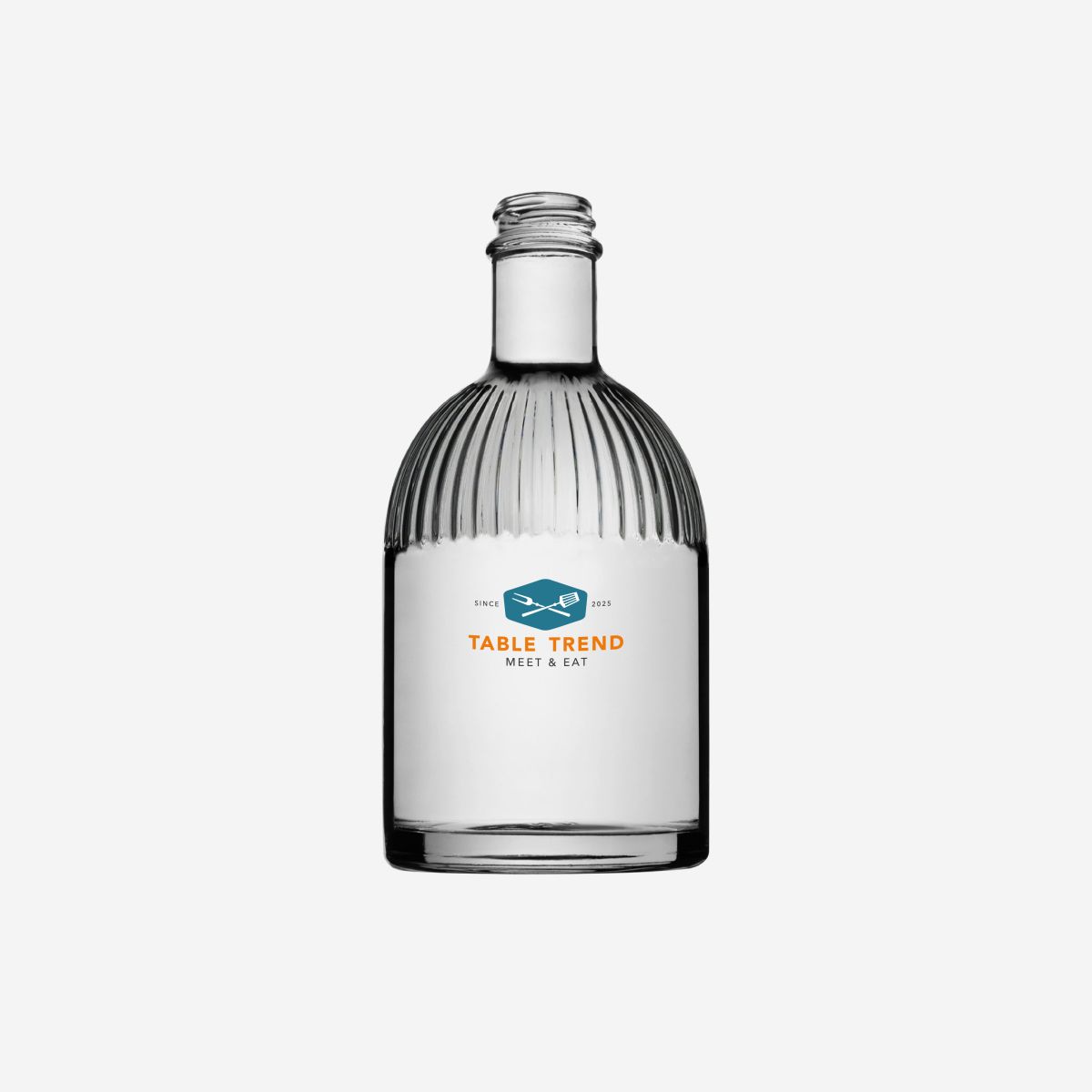 Glazen fles Florence 0,35 liter met TableTrend logo in meerdere kleuren, zichtbaar op het vooraanzicht van de fles.