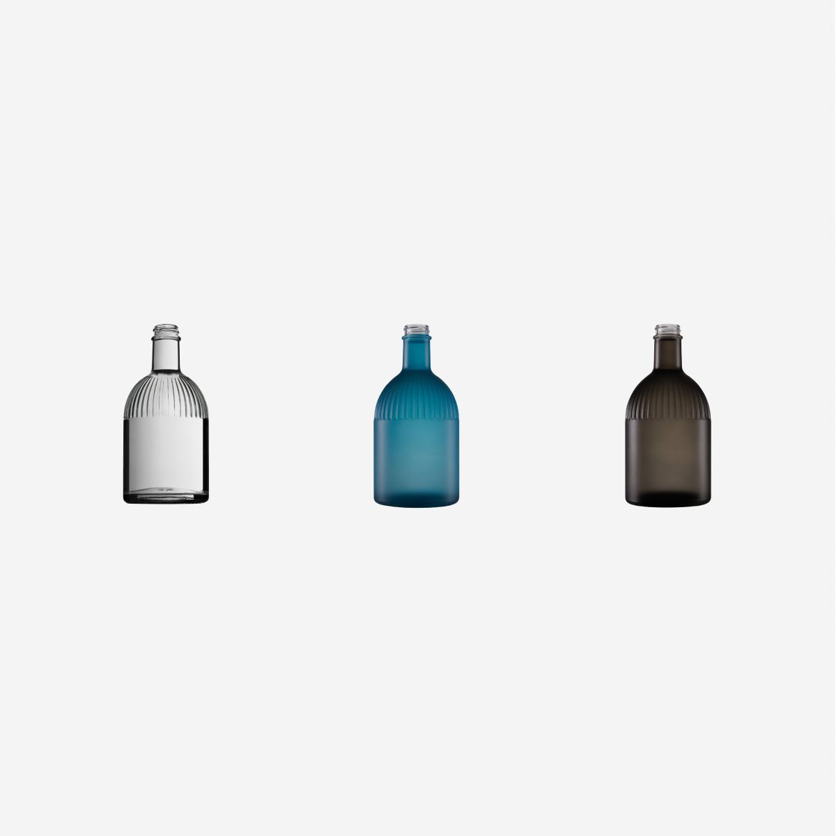 Overzicht van Florence fles 0,5 liter in verschillende kleurvarianten van glas, duidelijk naast elkaar gepresenteerd.