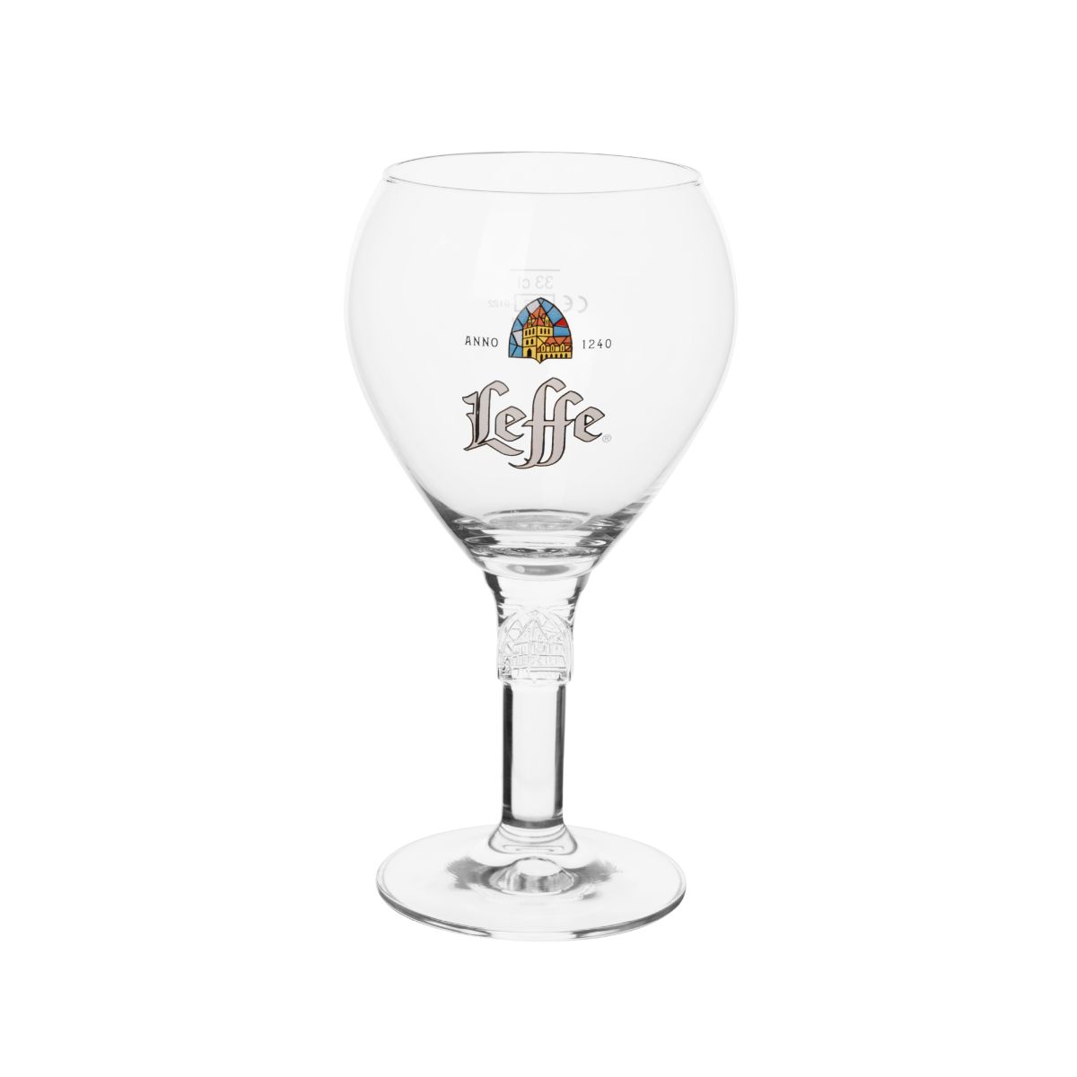 Transparant Leffe bierglas van 33 cl met kelkvorm en logo op de voorzijde in helder glas.