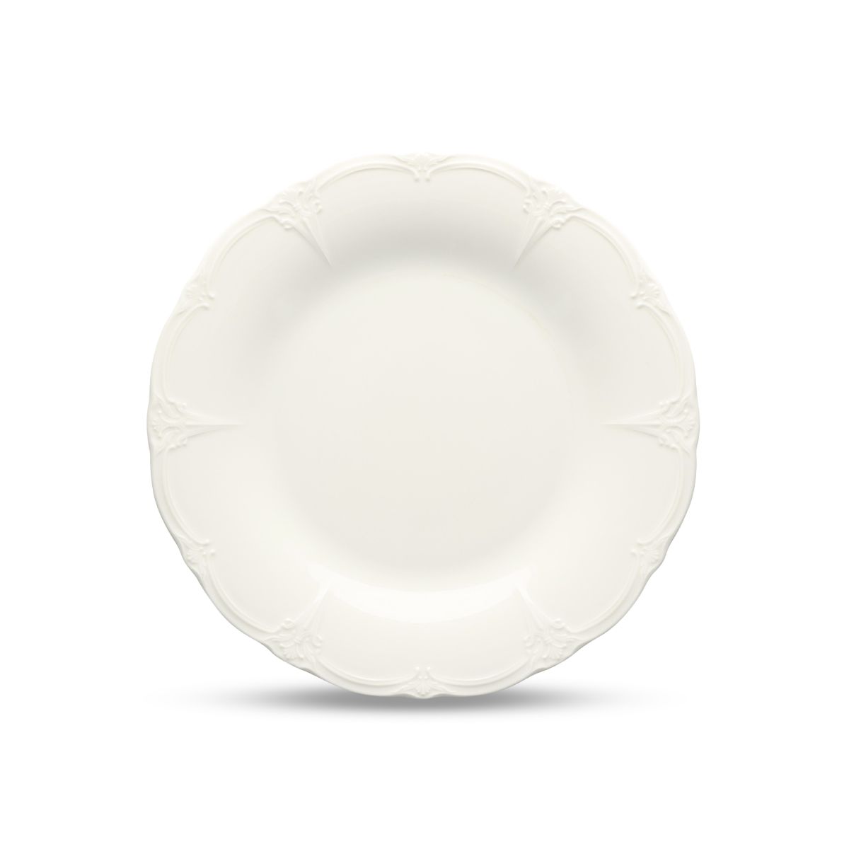 Front view of a Retro plate 16 cm made of white porcelain, with flat rim and smooth surface.