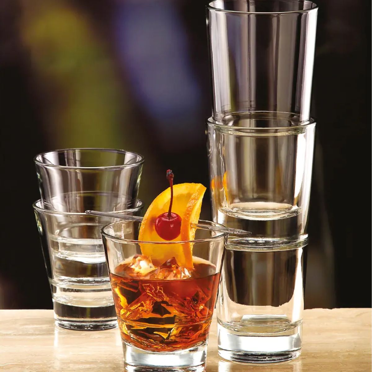 Filled long drink glass Libbey Endeavor 35 cl. displayed in attractive setting on the table.