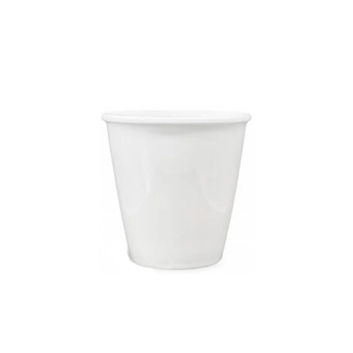 Vooraanzicht van papercup porselein 6 cl.met glad oppervlak en rechte wanden.