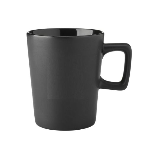 Front view of Calvin mug 29 cl. in black porcelain with cylindrical shape and smooth surface.