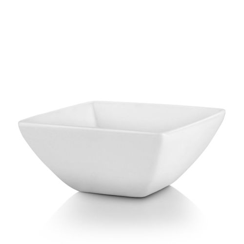 Bowl square Squito 23 cmin white porcelain, front view with straight sides.