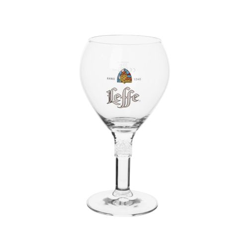 Transparant Leffe bierglas van 33 cl met kelkvorm en logo op de voorzijde in helder glas.