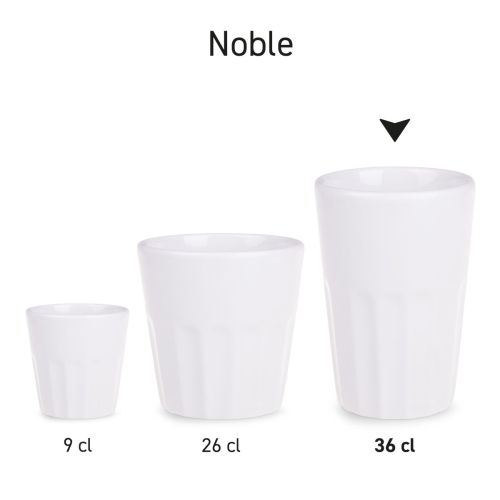 Serie Noble bekers van porselein overzichtelijk naast elkaar opgesteld.