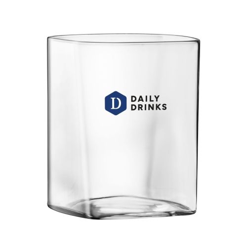 Top Class Tumbler vierkant 43 cl. van glas met DailyDrinks-logo in kleur op de voorzijde van het drinkglas.