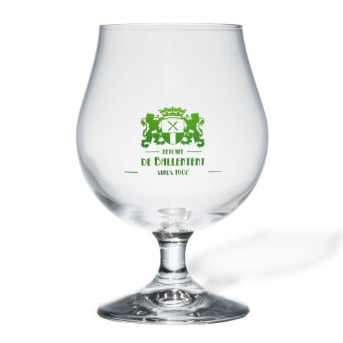 Bierglas Breughel 48 cl van helder glas met meerkleurig BoschBeton logo op vooraanzicht, klassiek model met stevige voet en brede kelk