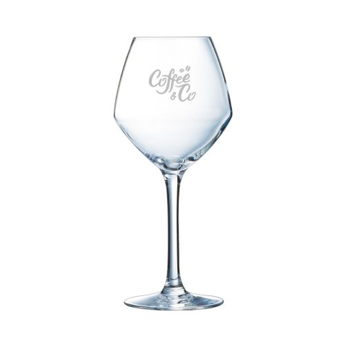 Glass Cabernet young wine glass 35 cl with fine engraving of CoffeeCo logo on the front. Glass Cabernet young wine glass 35 cl with fine engraving of CoffeeCo logo on the front.