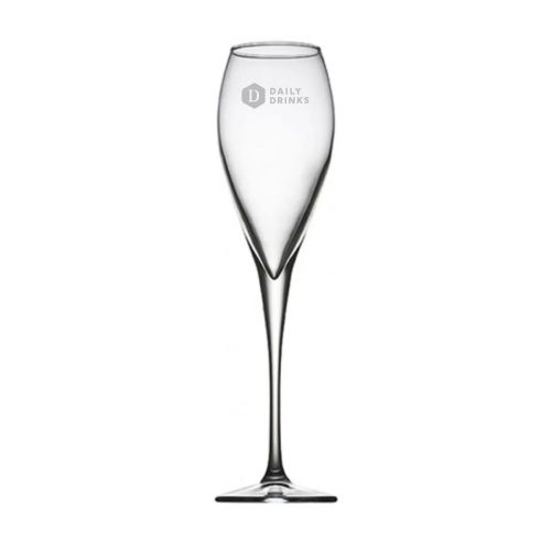 Glazen champagneflute van 22,5 cl met gegraveerd DailyDrinks-logo zichtbaar aan de voorkant. Glazen champagneflute van 22,5 cl met gegraveerd DailyDrinks-logo zichtbaar aan de voorkant.