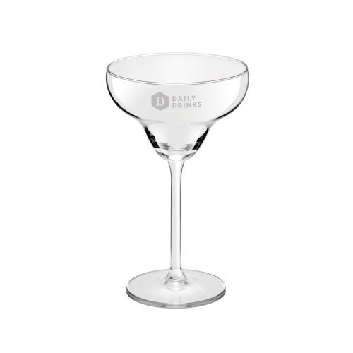 Voorzijde van cocktailglas Margarita 30 cl. met subtiel gegraveerd DailyDrinks-logo. Voorzijde van cocktailglas Margarita 30 cl. met subtiel gegraveerd DailyDrinks-logo.