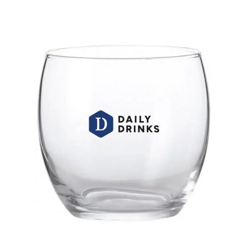 Bedrukking van het meerkleurige DailyDrinks-logo op het voorvlak van het Cosy Moments glas 34 cl. Bedrukking van het meerkleurige DailyDrinks-logo op het voorvlak van het Cosy Moments glas 34 cl.