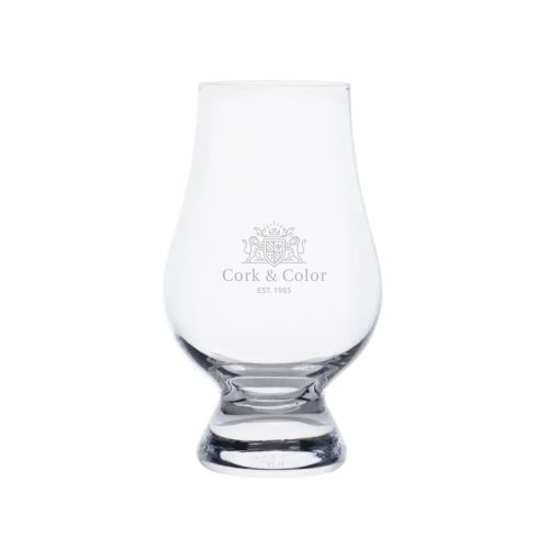 Engraved CorkColor logo visible on the front of the Glencairn whisky glass 20 cl. Engraved CorkColor logo visible on the front of the Glencairn whisky glass 20 cl.