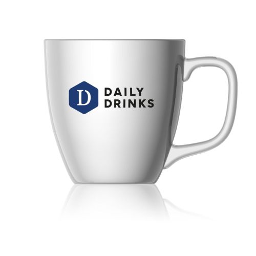 Mok Jumbo 42 cl. van wit keramiek met meerkleurig logo van DailyDrinks op het voorpaneel