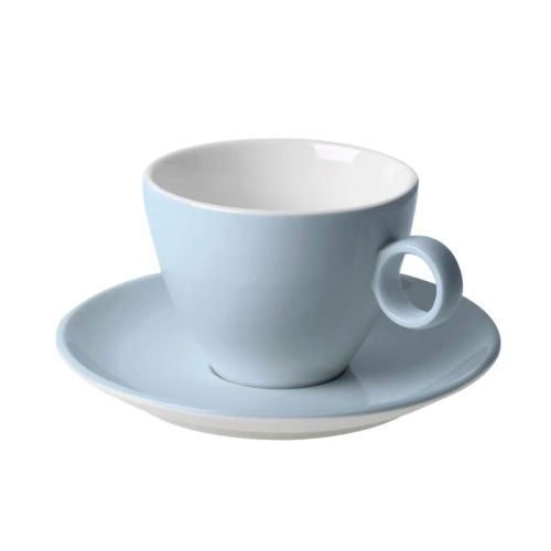 Vooraanzicht van Bart cappuccino 23 cl. SET van lichtblauw-wit porselein, met ronde vorm en stevig oor. Vooraanzicht van Bart cappuccino 23 cl. SET van lichtblauw-wit porselein, met ronde vorm en stevig oor.