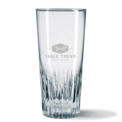 Engraving of TableTrend logo visible on front view of beer glass Gaetan 40 cl.