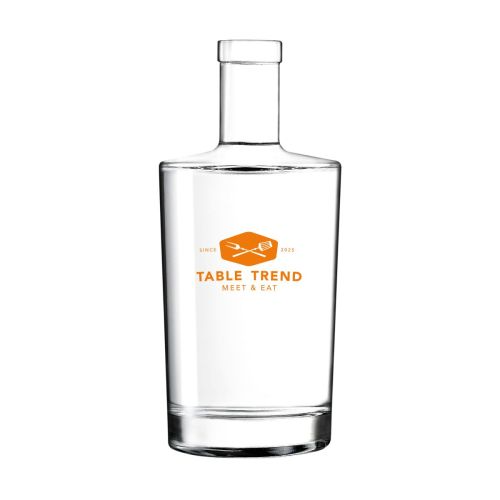 Fles Neos 0,7 liter van glas bedrukt met éénkleurig TableTrend-logo op het vooraanzicht. Fles Neos 0,7 liter van glas bedrukt met éénkleurig TableTrend-logo op het vooraanzicht.