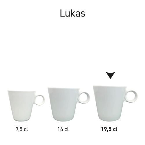 Serie witte Lukas cappuccinokoppen van porselein, geordend naast elkaar. Serie witte Lukas cappuccinokoppen van porselein, geordend naast elkaar.