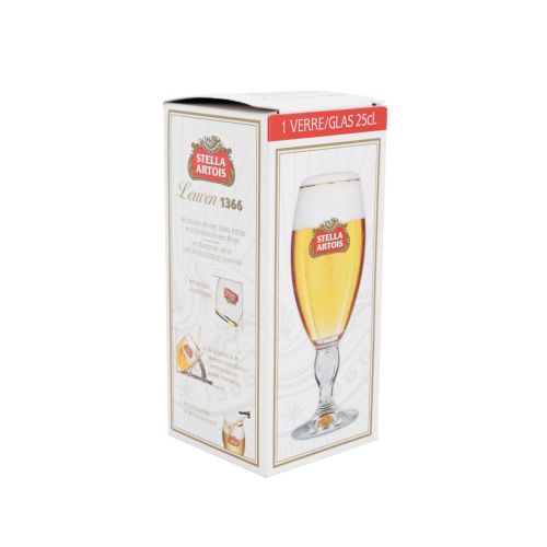 Stella Artois bierglas 25 cl. van helder glas, samen met verpakking weergegeven in informatieve productpresentatie.