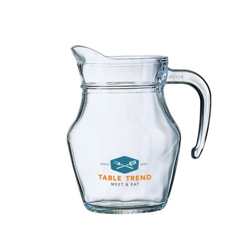 Broc Arc waterkan van 0,5 liter met meerkleurig TableTrend-logo op glas voorzijde. Broc Arc waterkan van 0,5 liter met meerkleurig TableTrend-logo op glas voorzijde.