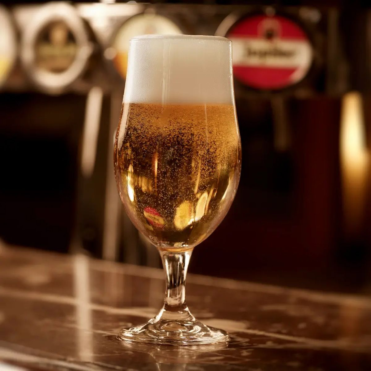Atmospheric setting with filled Executive beer glass 38 cl.