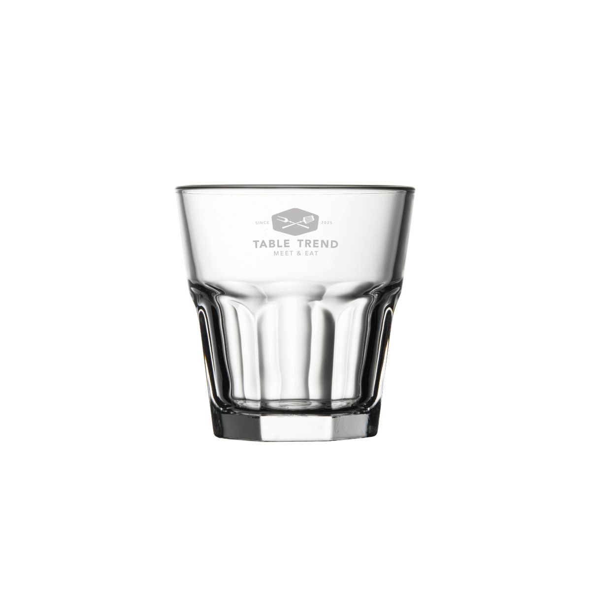20.8 cl glass with fine engraving of TableTrend logo, subtly visible on the front.