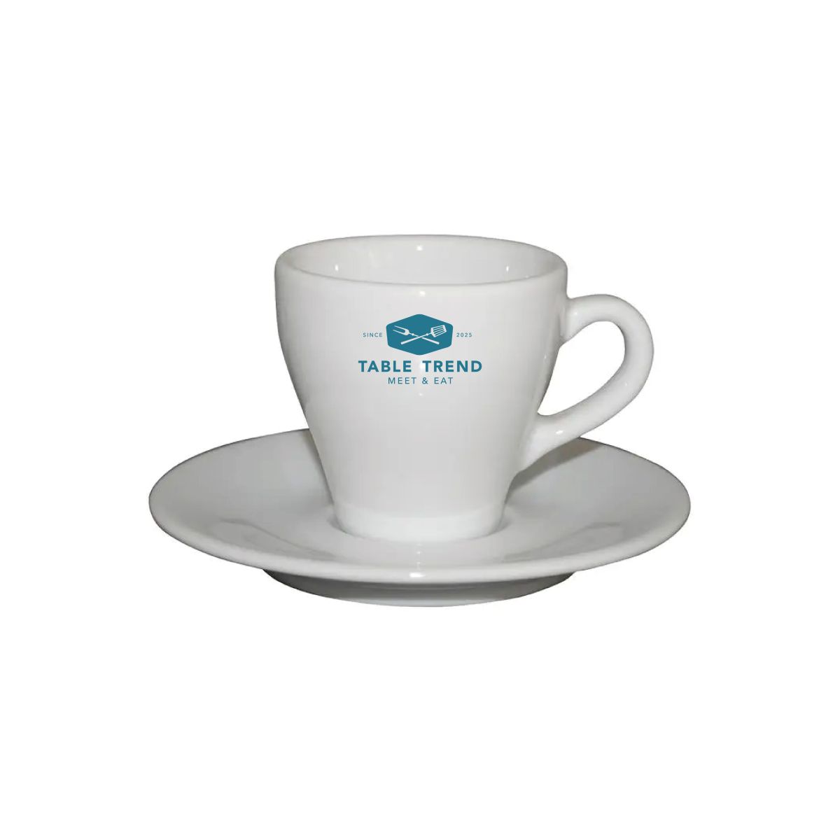 Front view of Dom Espresso 8 cl. SET with one-coloured TableTrend logo on the white porcelain.