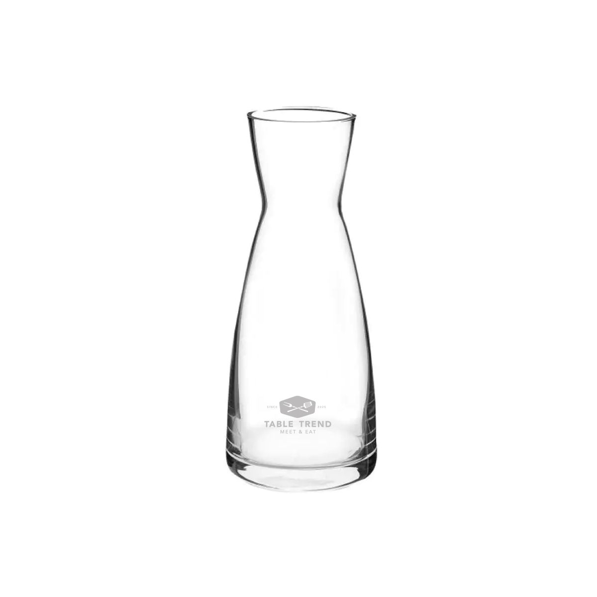 Carafe Ypsilon 0.25 litre with subtle TableTrend logo engraving on the front of the glass.