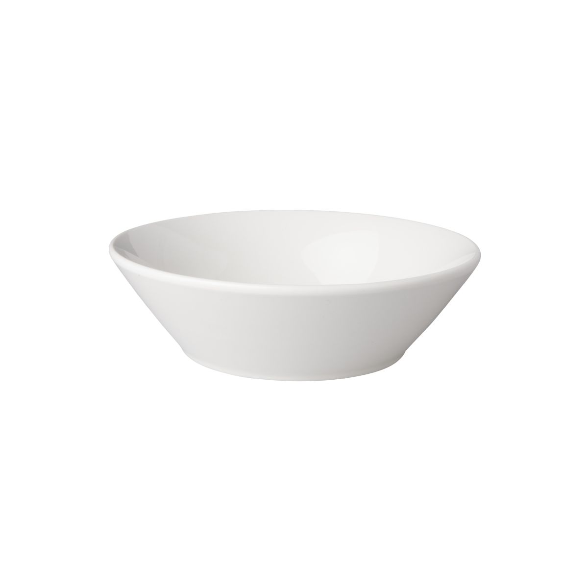 Porcelain bowl Mammoth Neo Budgetline 15.5 cm in front view with smooth surface and rounded rim. Porcelain bowl Mammoth Neo Budgetline 15.5 cm in front view with smooth surface and rounded rim.