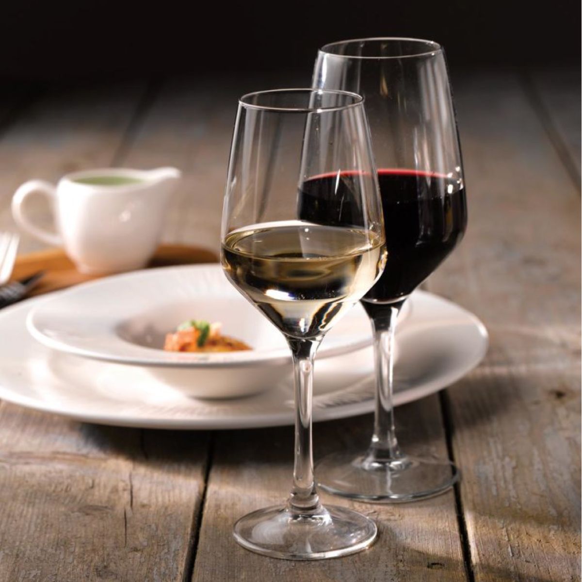 Spacious wine glass for red and white wine, Mencia wine glass 44 cl in transparent