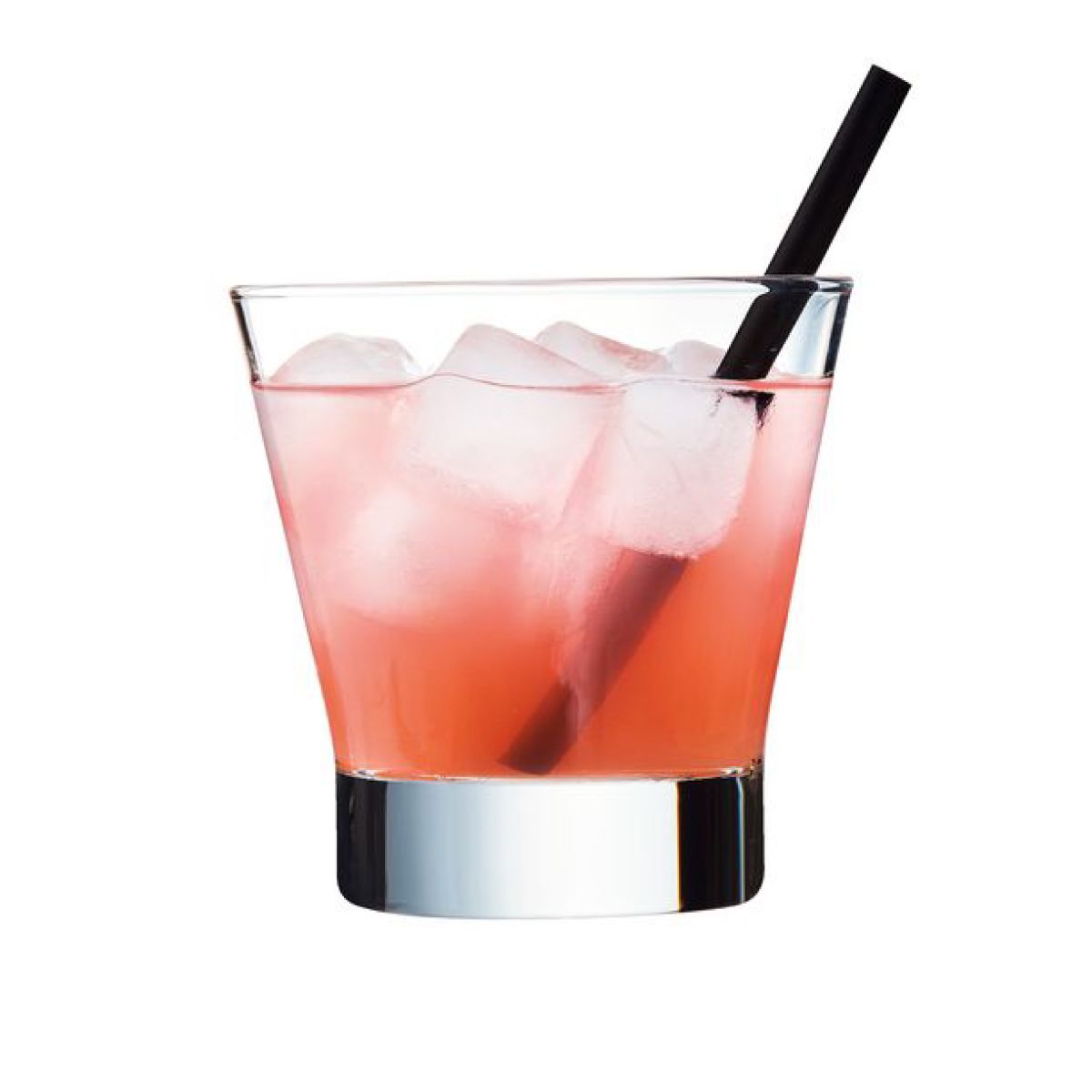 Shetland 32 cl. glass filled with liquor, shows functional use in everyday context.