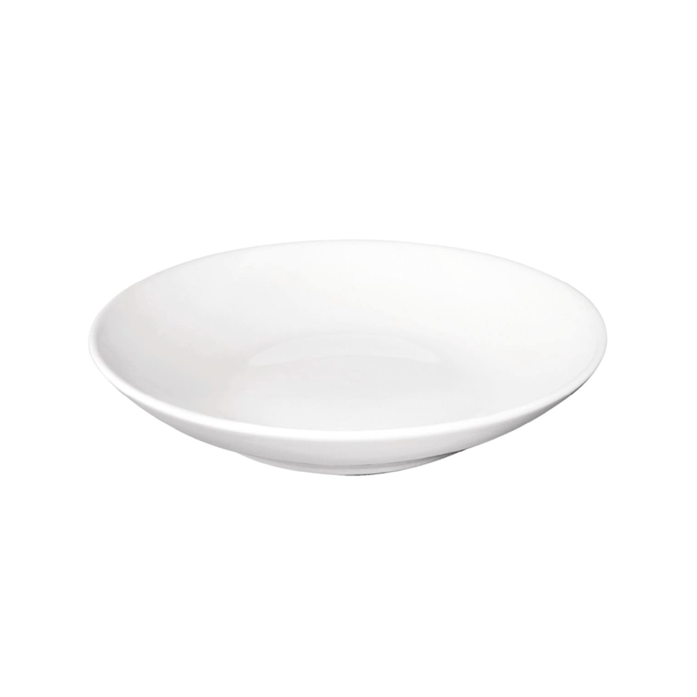 Vooraanzicht van wit soepbord Hotel van 23 cm, gemaakt van glad porselein met brede rand. Vooraanzicht van wit soepbord Hotel van 23 cm, gemaakt van glad porselein met brede rand.