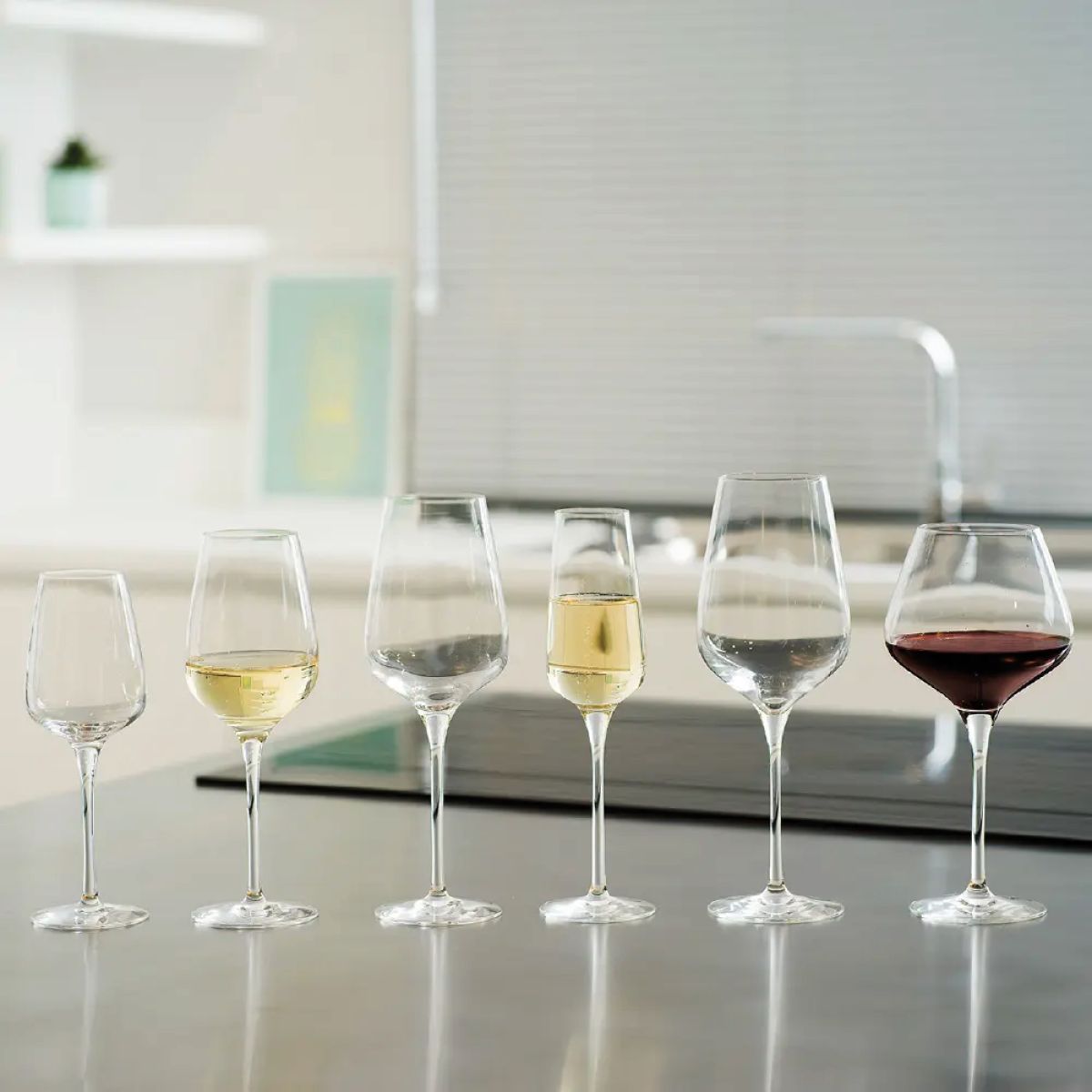 Sublym wine glass 55 cl. with contents and printed logo, attractively presented in a user environment.