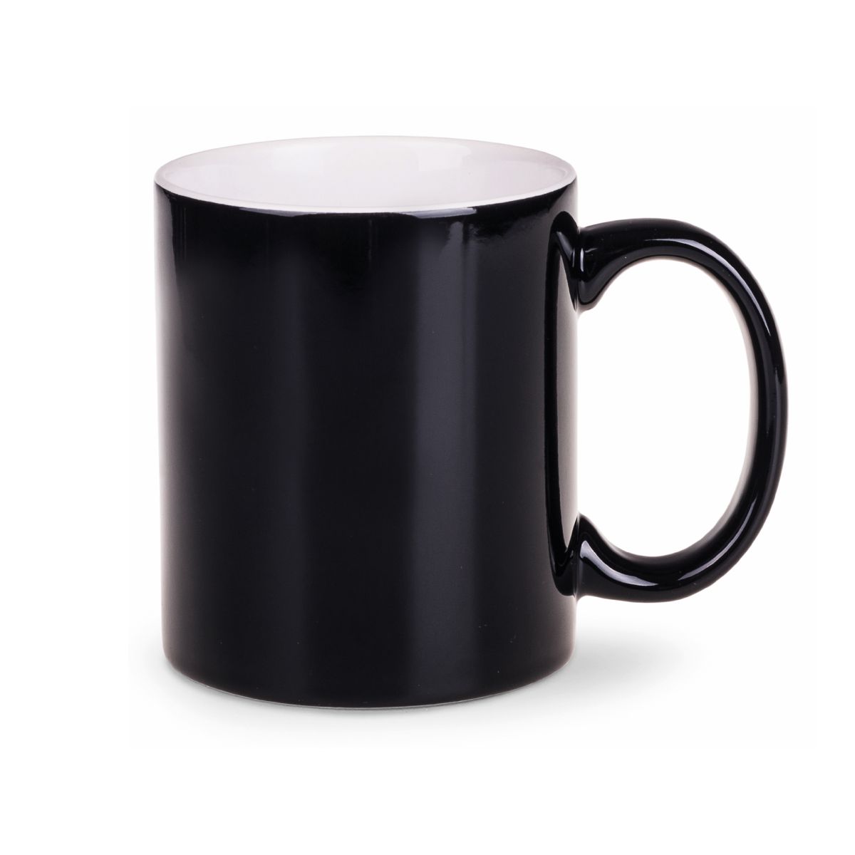 Front view of the Tomek  mug 30 cl. in black and white porcelain with straight sides, classic handle and smooth surface.