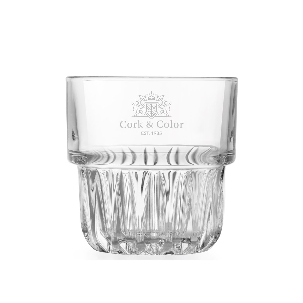 Heldere voorzijde van het Onis glas 26 cl. met gegraveerd CorkColor-logo subtiel zichtbaar in het glas.