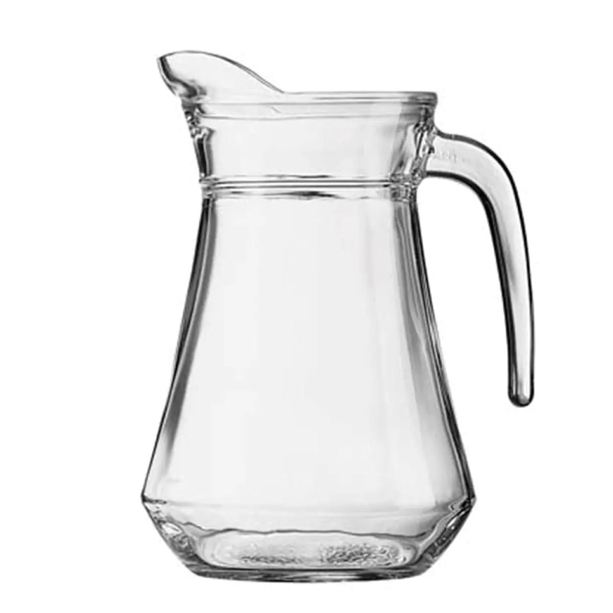 Vooraanzicht van glazen waterkan Broc Arc 1,3 liter met rechte vorm en brede schenktuit. Vooraanzicht van glazen waterkan Broc Arc 1,3 liter met rechte vorm en brede schenktuit.